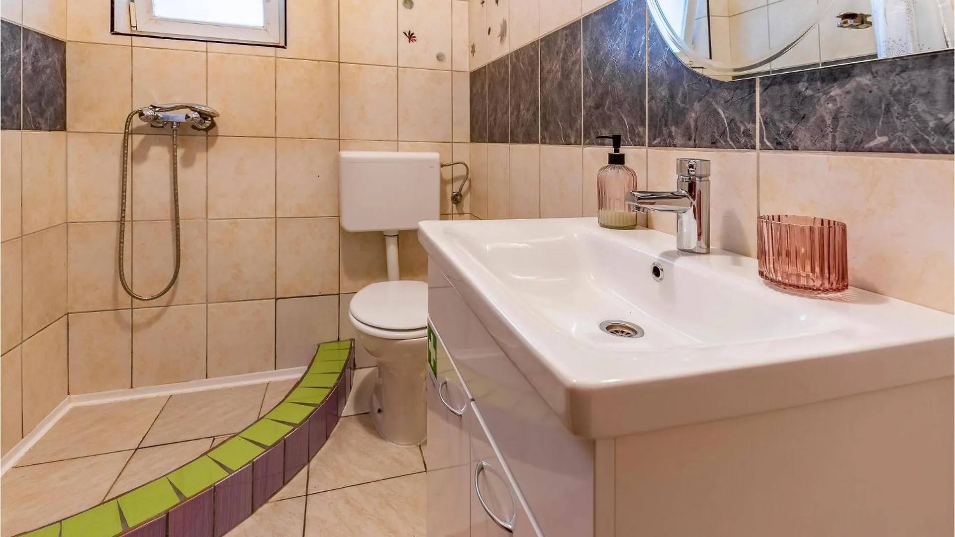 Lovely Apartment In Premantura With Wifi
